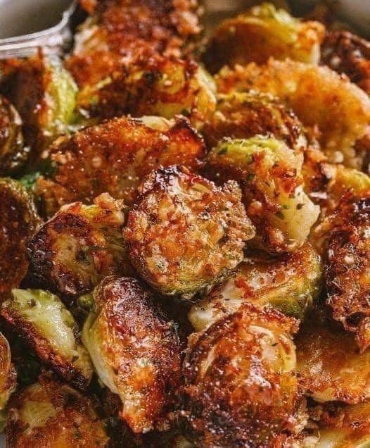 GARLIC PARMESAN ROASTED BRUSSELS&nbsp;SPROUTS